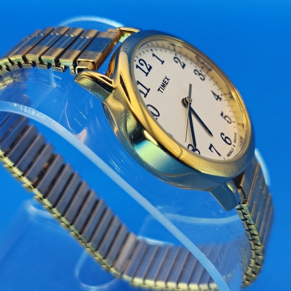 Vintage 2007 Timex Indiglo 30mm Women\'s Quartz Watch Gold‎ Tone Stretch Bracelet